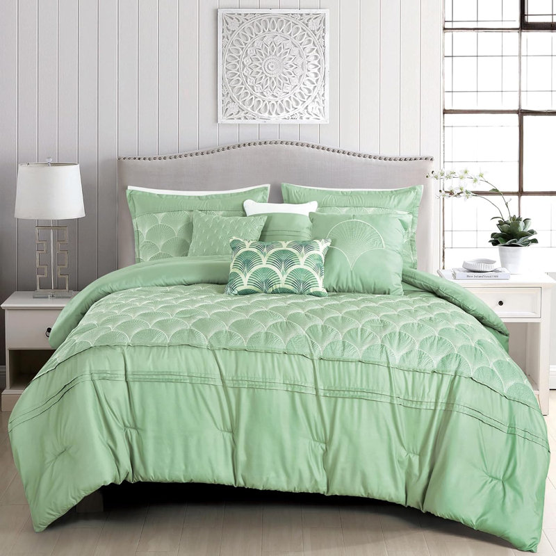 Polyester Geometric Shapes Comforter, Queen Comforter + 2 Queen Shams