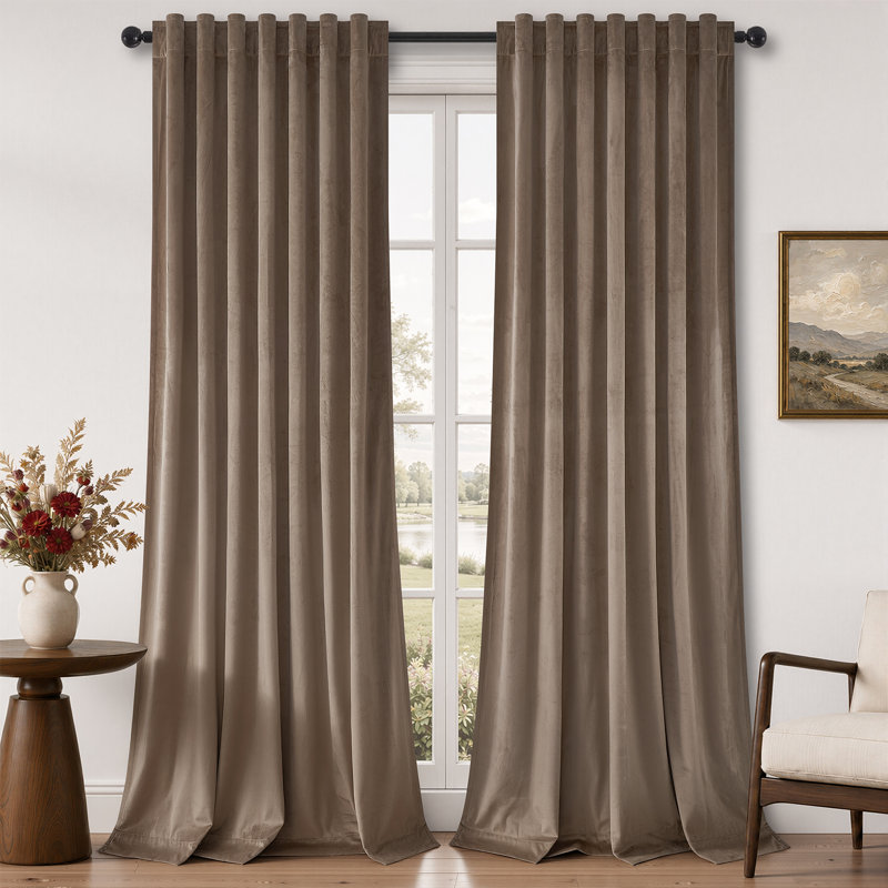 Rideau isolant 100% occultant en velours Alicea, L 52 po x L 96 po, Taupe