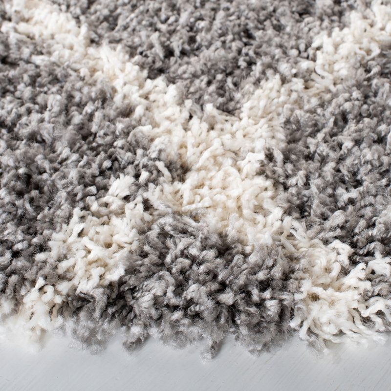 Tapis géométrique gris / ivoire, Rectangle 5 pi 3 po x 7 pi 6 po