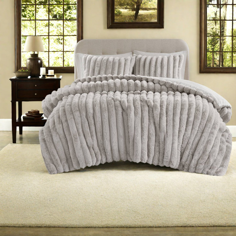 Ensembles de literie luxueux, très grand lit en fausse fourrure, design moderne et confortable