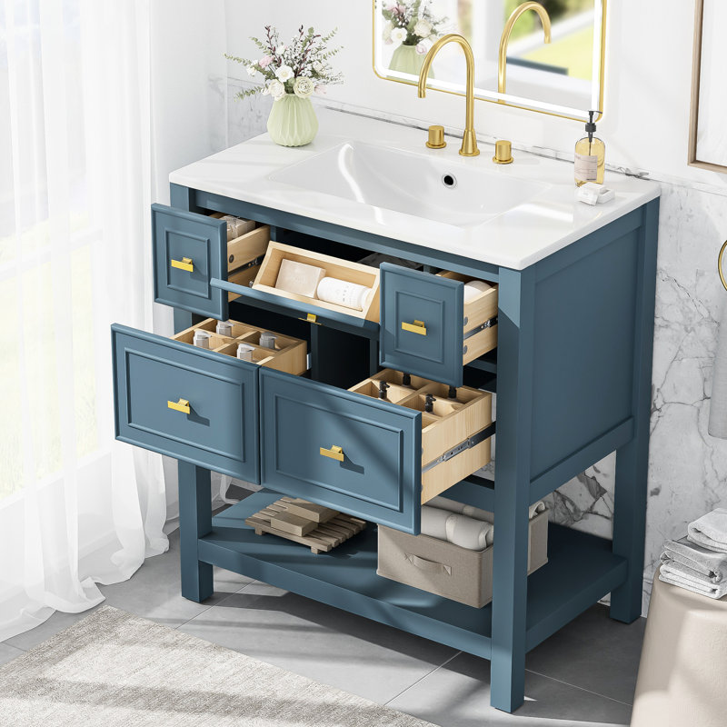 Armoire en bois bleue, Blue
