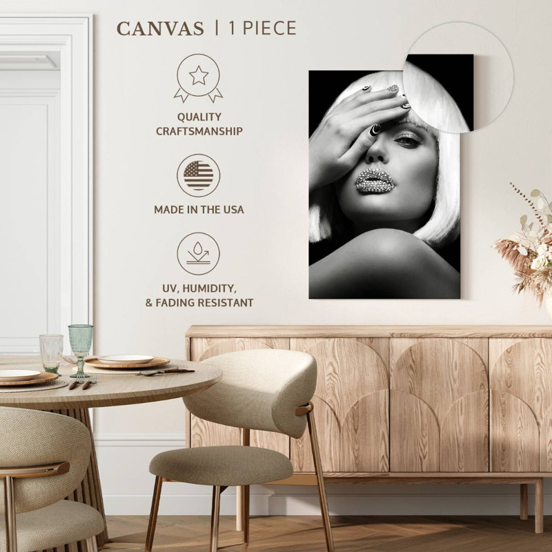 Senne Diamond Lips, 24" H x 16" W