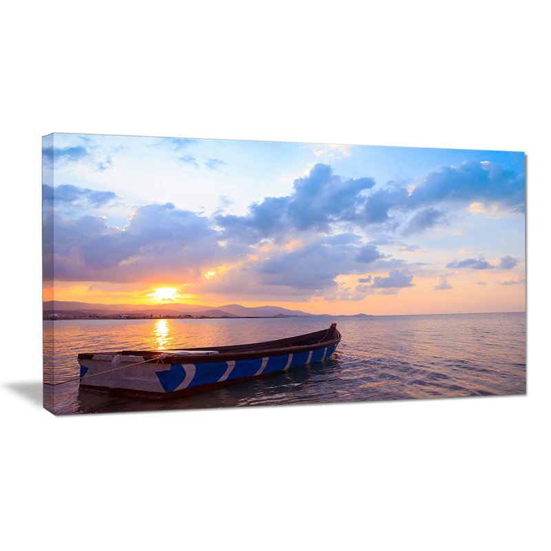 «Small Fishermen Boat at Sunset», reproduction de photo sur toile tendue, H 16 po x l 32 po x P 1 po