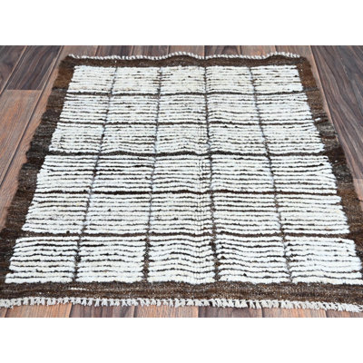 2'1"x2'8" Daisy White, Moroccan Weave with Grid Design, Textured Pile, Tone on Tone, Undyed Natural Wool, Hand Knotted, Mat, Sample, Oriental Rug