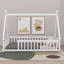 Lit simple en bois en forme de tente avec garde-corps-1133661436