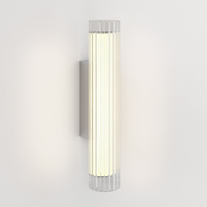 io 2700K, 470 Lumens, 16.54" H x 3.15" W x 5.28" D, Polished Chrome