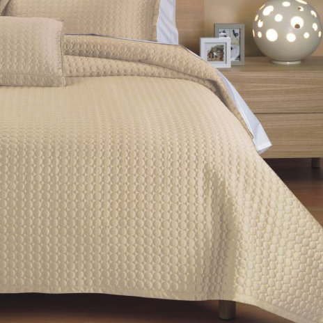 Classic Polyester Quilt, Twin Quilt, Cream Circle
