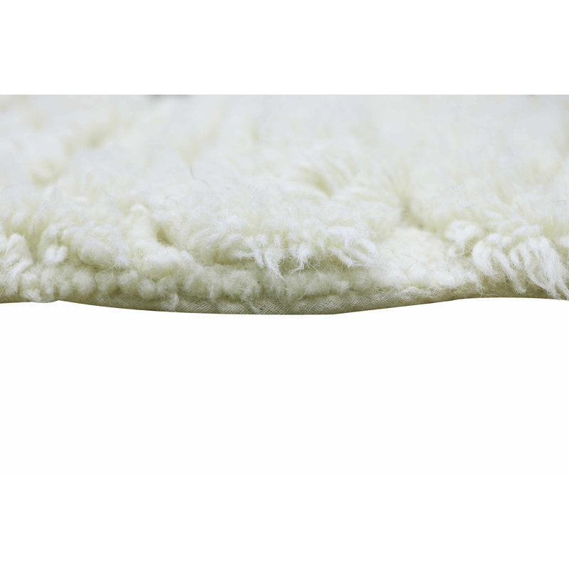 Pink Nose Sheep Hand Tufted Wool Area Rug in Sheep White