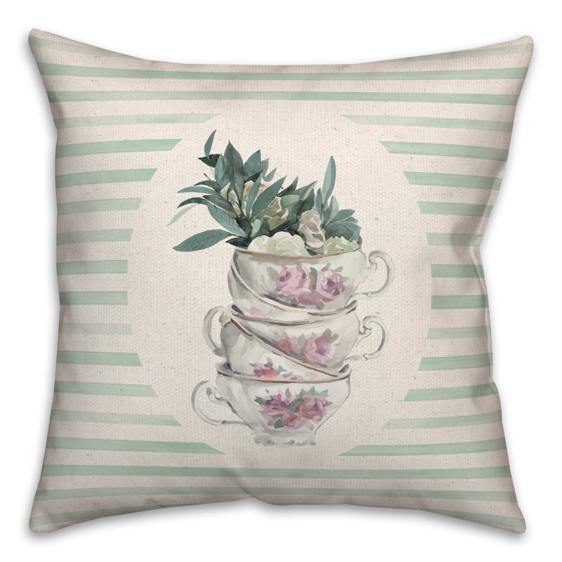 Pile de tasses à thé et housse de coussin carré, H 16 po x l 16 po