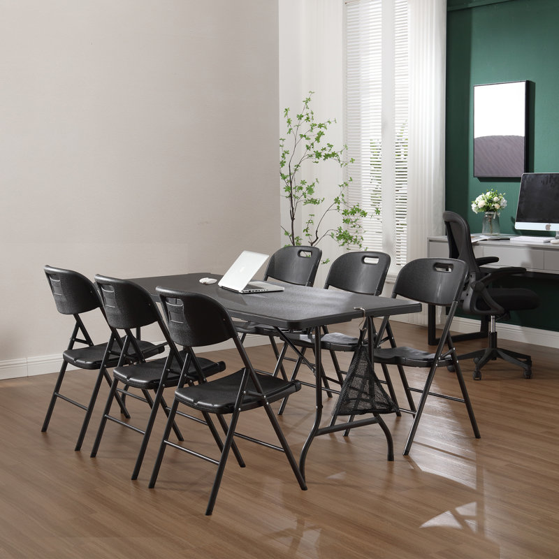 Ensemble de table de salle à manger 7 pièces avec 6 chaises pliantes noires pour la cour intérieure