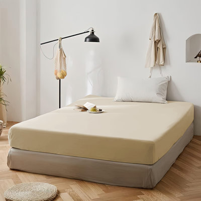 Super Soft Microfiber Deep Pocket Fitted Sheet