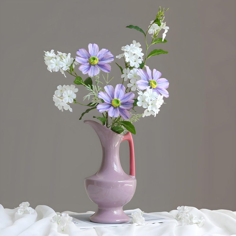 Ornements de fleurs simulées