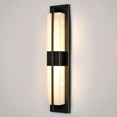Modern Alabaster Wall Sconce - Elegant Ambient Lighting For Contemporary Interiors.