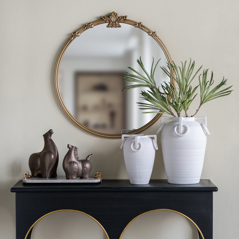 Miroir mural 30X31 "avec finition dorée et écusson décoratif