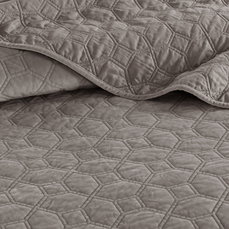 Ensemble de courtepointe en velours de trois articles Harper, Couvre-lit double/grand et 2 taies décoratives st, Pes