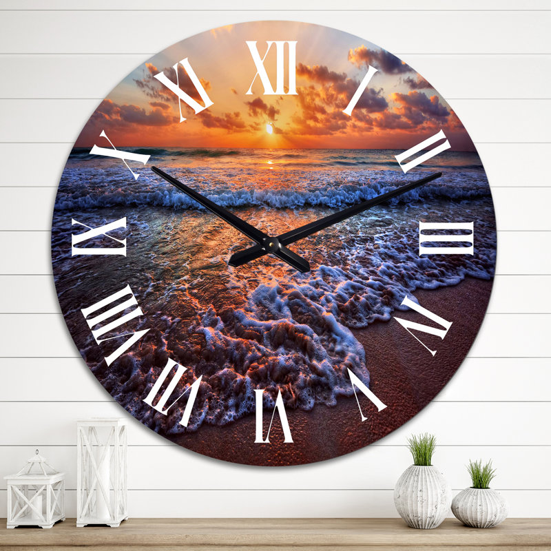 Placid Shore and Whimsical Clouds - Horloge murale nautique et côtière, Moyen