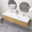 Meuble-lavabo moderne à rayures avec lavabo double-370247188