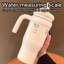 Tasse à gobelet isotherme avec poignée paille-118162616