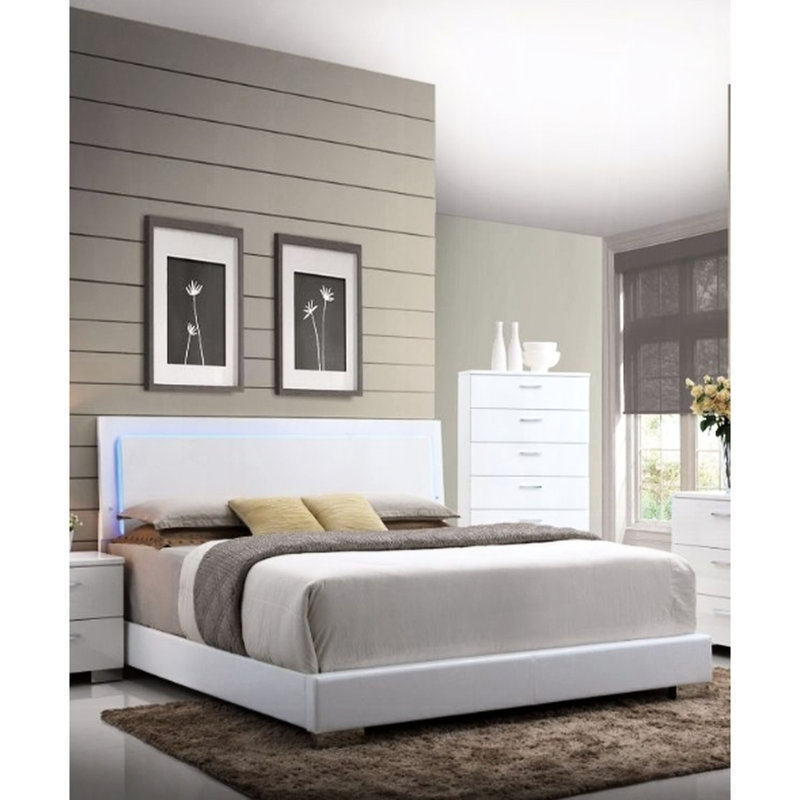 Grand lit avec DEL, matériau en cuir synthétique blanc, pieds droits, tête de lit rembourrée ultrabrillante, profil bas, 3 lattes et sommier tapissier requis, capacité de 660 lb, profondeur de 85 po - taille compatible