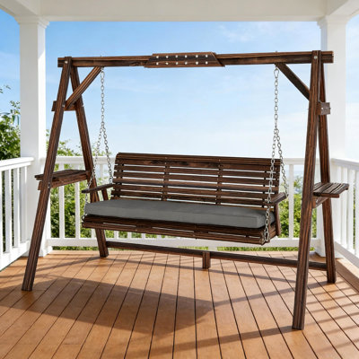 Balançoire d'extérieur - Chaise de conversation en bois avec coussin ergonomique rembourré, tablettes latérales et chaîne réglable. Structure en bois de sapin massif pour des plateaux de jardin stables, système de suspension sécuritaire. Cadre