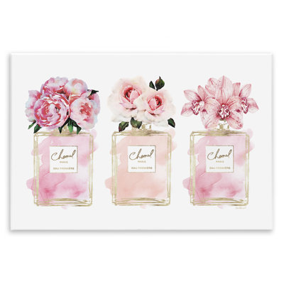 «Pink Flowers and Perfumes Glam» par Amanda Greenwood - reproduction d'art