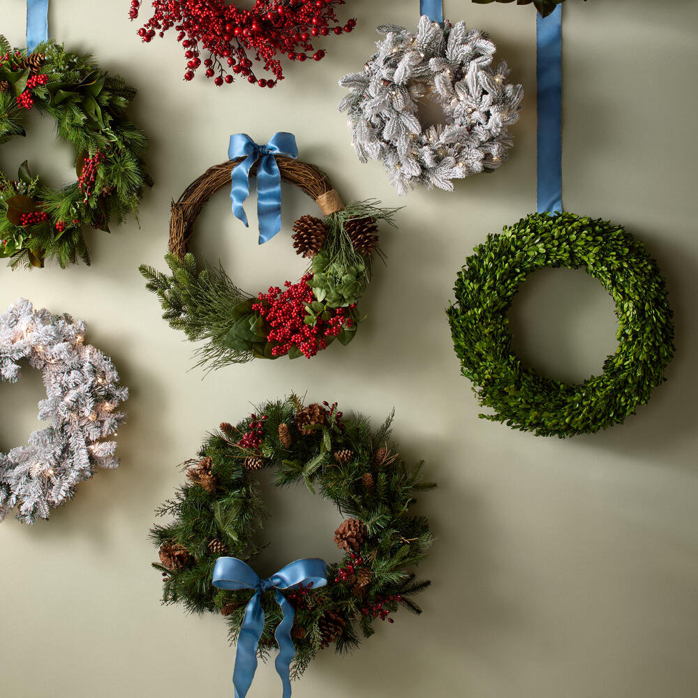 Cibola Mix Berry Artificial Christmas Wreath, 30"
