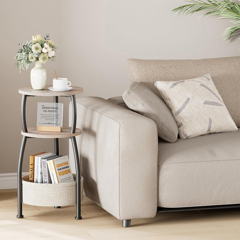 Table d'appoint avec panier de rangement, table de bout à 3 niveaux et petite table basse pour la chambre à coucher, le salon ou le jardin, 24 po de hauteur, finition grège