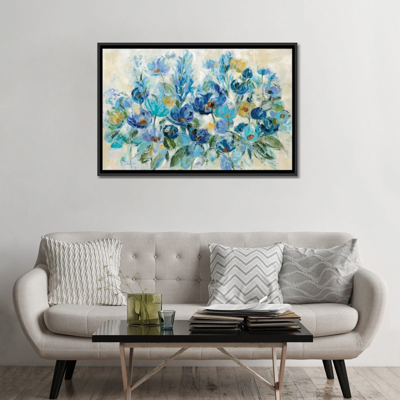 «Scattered Blue Flowers», impression sur toile, H 18 po x l 26 po x P 1,5 po, Toile avec cadre noir, Pas de tapis
