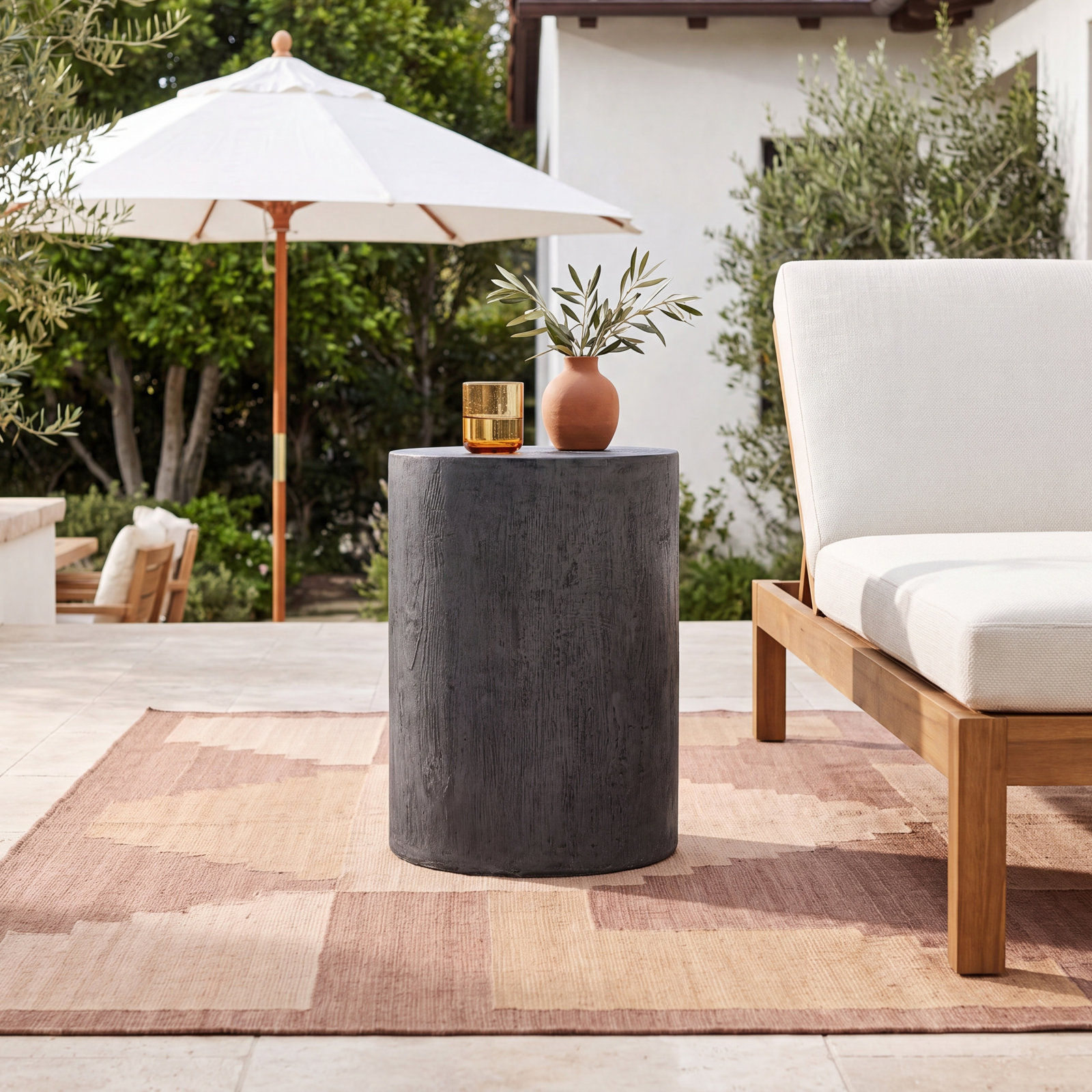 Lanny 16'' Concrete Outdoor Side Table