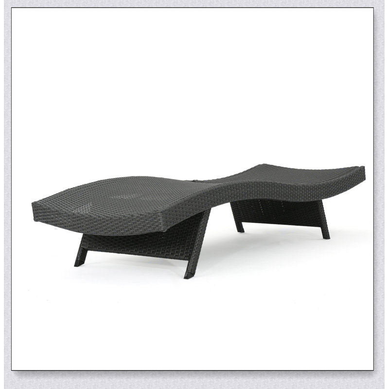 PE WICKER CHAISE LOUNGE, Gray