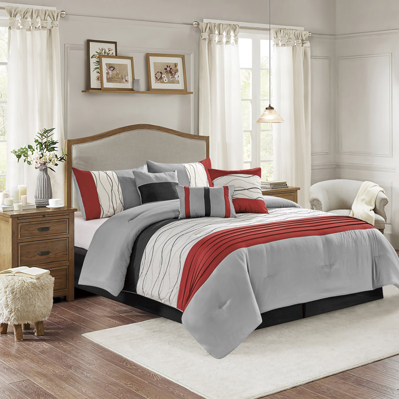 Ensemble d'édredon brodé rayé très grand 7 pièces Hayward, Édredon de grande taille et 6 pièces supplément