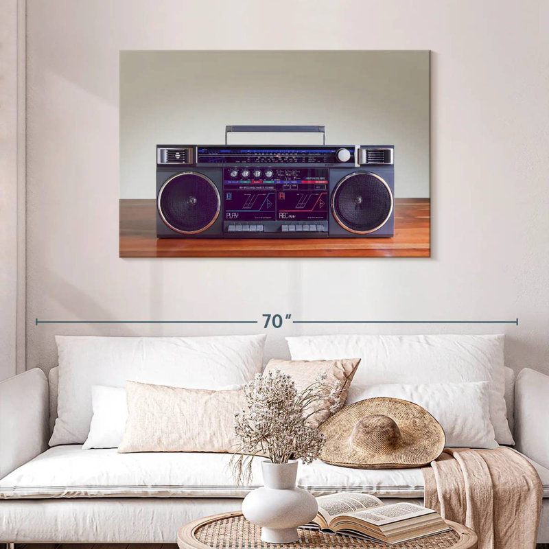 Boombox emblématique, H 30 po x l 45 po