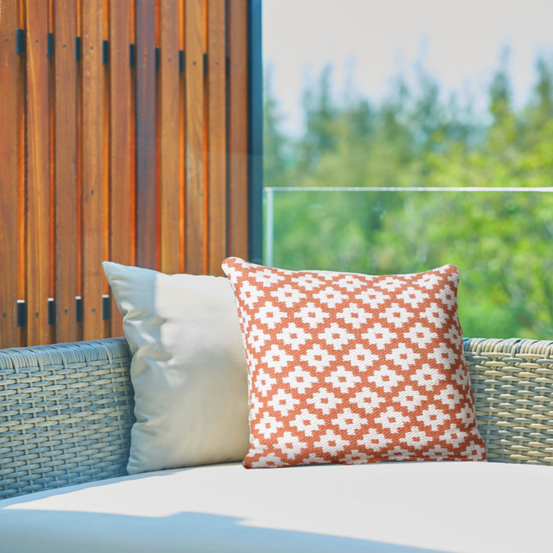Coussin décoratif en mélange de coton texturé à motif géométrique Contemporary, Orange/Blanc, Polyester