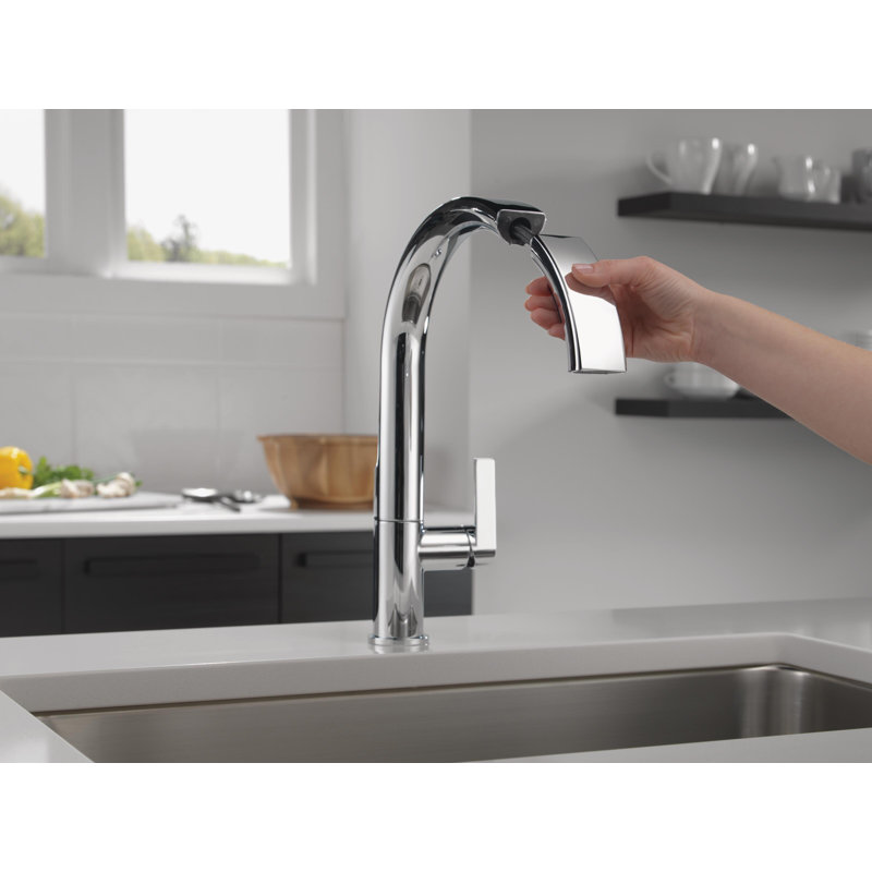 Delta Keele Chrome Kitchen Faucet with Pull Down Sprayer, Modern Single Hole Kitchen Sink Faucet, Single Handle, Chrome
