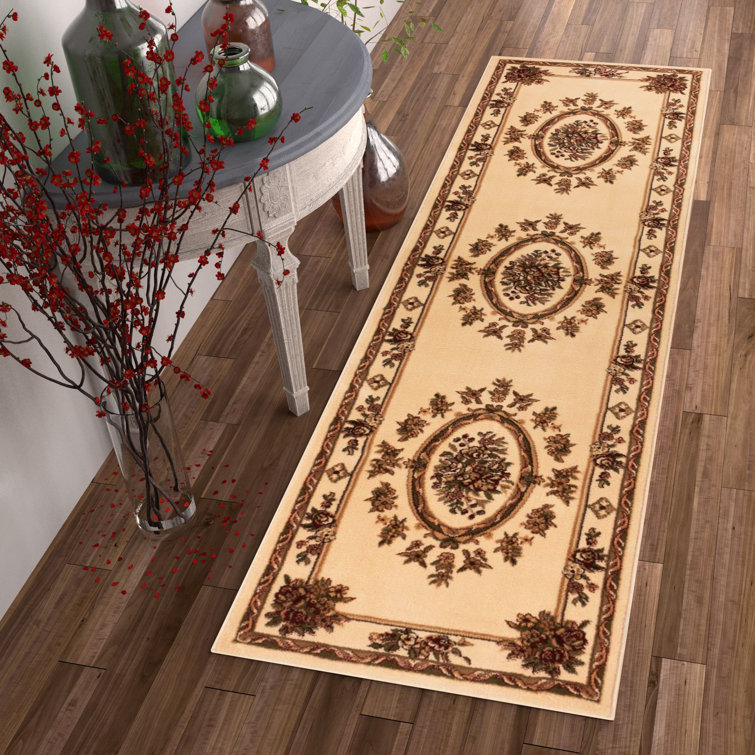 Nieto Medallion Traditional Ivory/Beige Soft Plush Rug