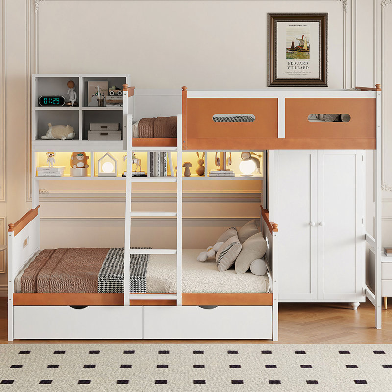 Lit superposé simple au-dessus d'un lit double en bois avec garde-robe, tiroirs, tablettes et lumière DEL