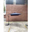 Parasol d'extérieur moderne à énergie solaire à DEL avec manivelle-97750703-119119960