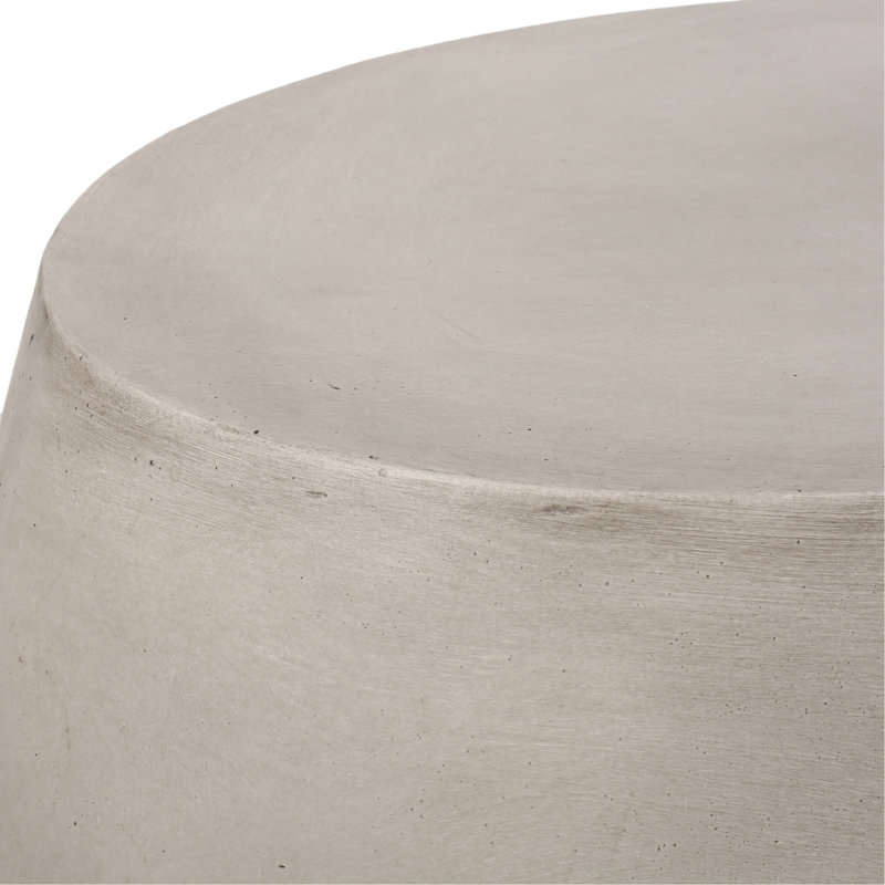 Table d'appoint d'extérieur en béton léger