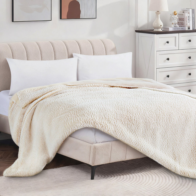 Couverture de luxe en fausse fourrure crème, Couvre-lit pour grand lit