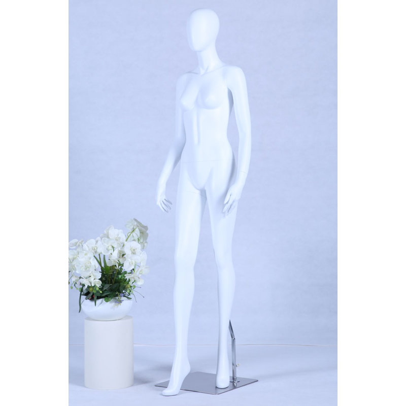 Is-Haaq People Statue