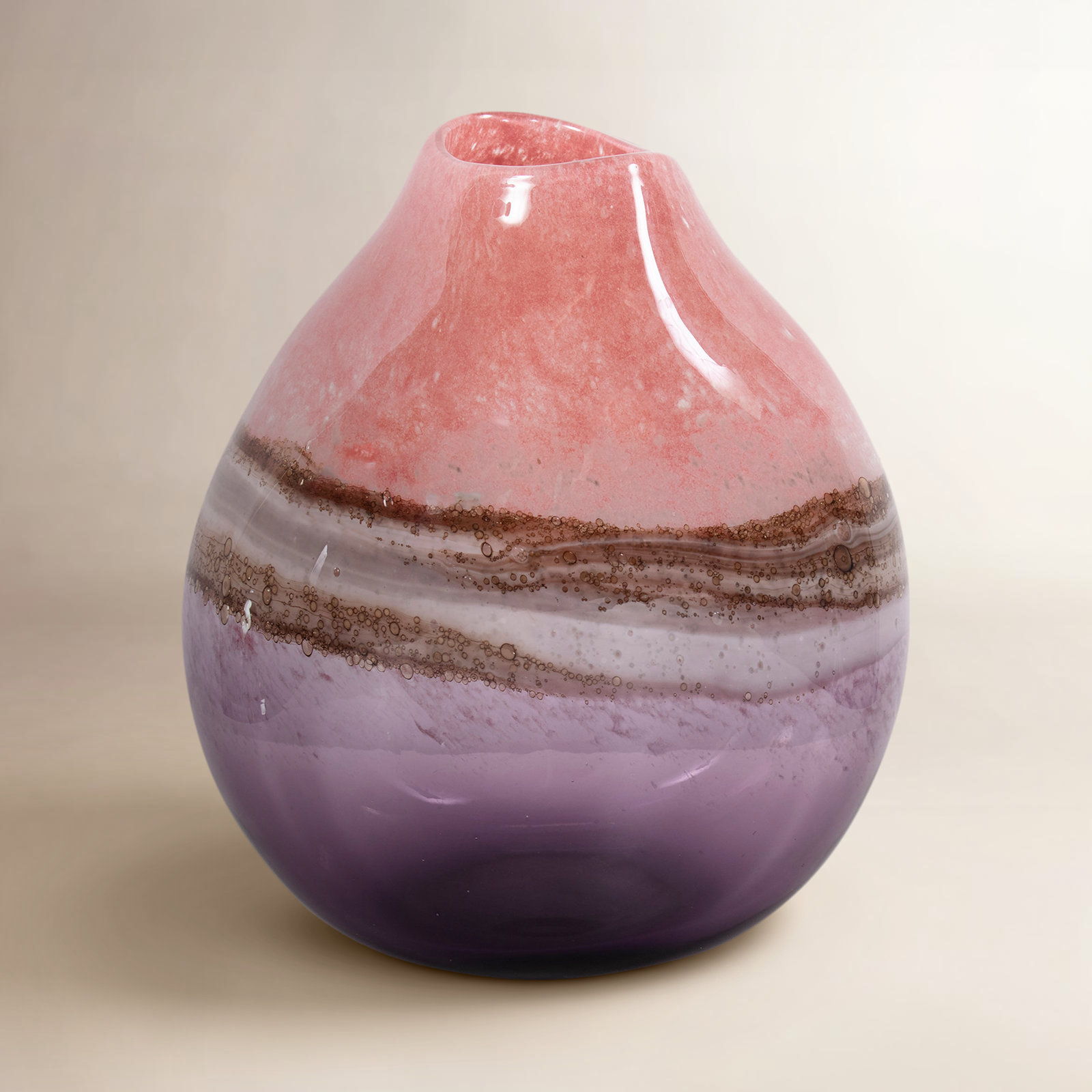 Zaelyn 10.25'' Handmade Glass Table Vase
