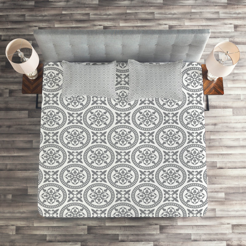 Traditional Polyester Geometric Shapes Coverlet, King Bedspread + 2 Shams