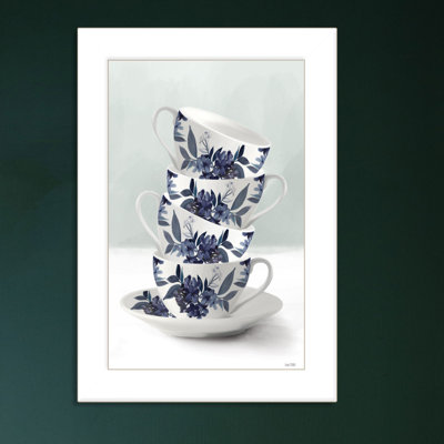 «Tea Tower (Blue)» par House Fenway, reproduction encadrée prête à accrocher, cadre noir
