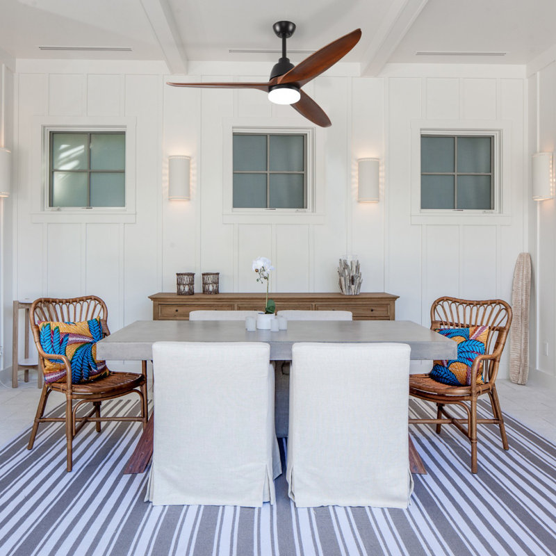 Ventilateur de plafond noir moderne de 52 pouces avec moteur à courant continu réversible à télécommande et 3 pales à intensité variable de 3 couleurs