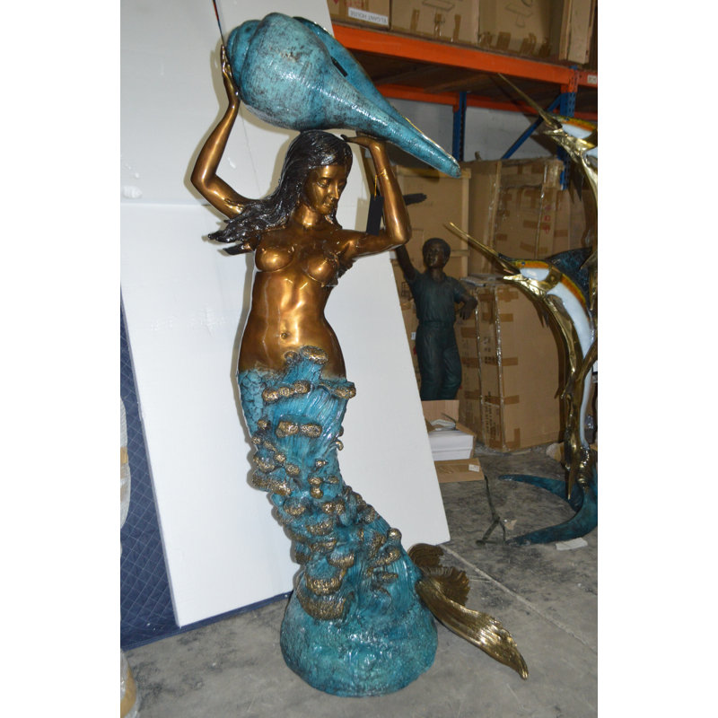Grande statue de sirène en bronze tenant une coquille - œuvre d'art faite à la main pour l'extérieur, L 43 po x l 30 po x H 76 po