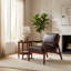Fauteuil d'appoint Mid-Century moderne en cuir avec structure en bois massif et fauteuil-909986318-909986319