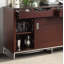 Buffet avec tablettes et tiroirs de rangement pour bouteilles de vin