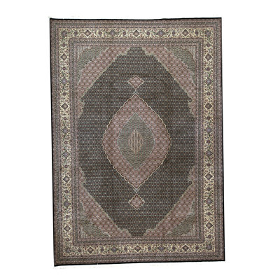 Shah Hand Woven Wool Oriental Area Rug