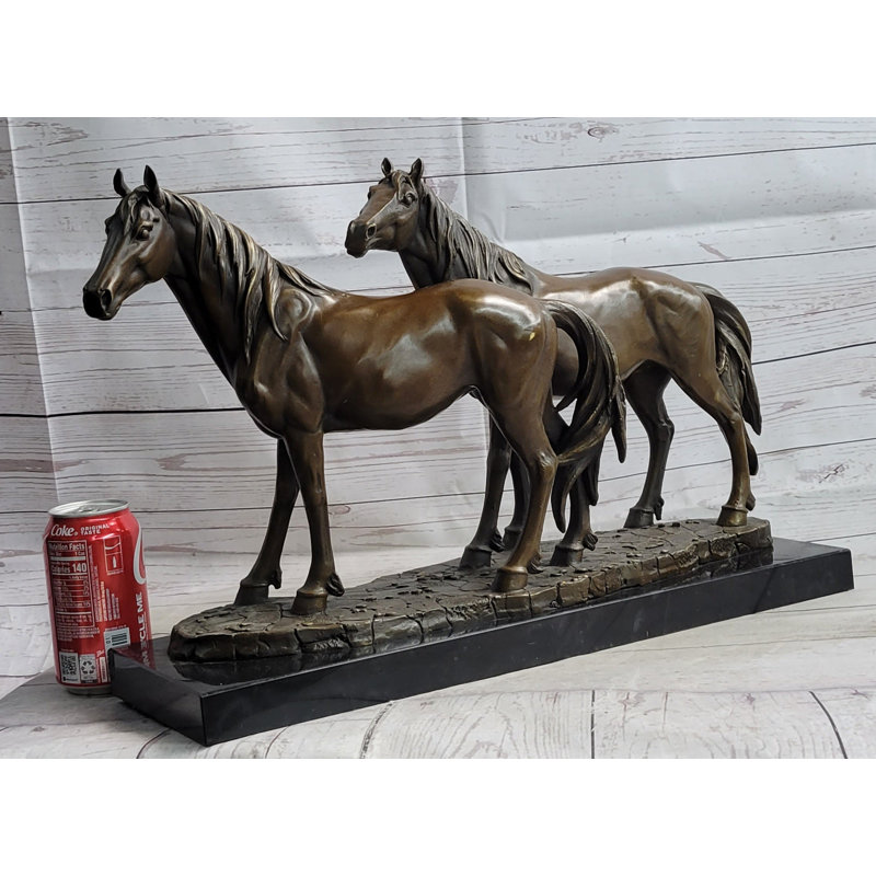 Figurines et sculptures Tayvianna