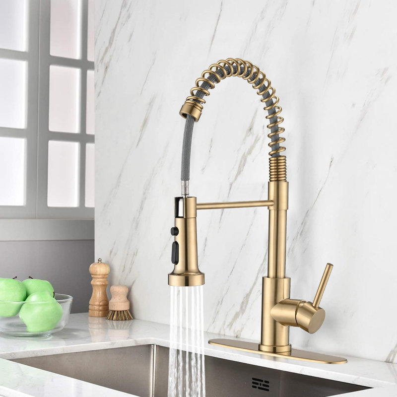 Robinet de cuisine rétractable à poignée simple avec accessoires